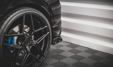 Боковые диффузоры + накладки на бампер VW Golf 8 R версия фото