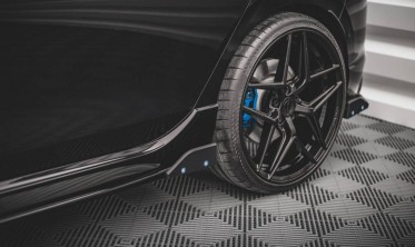 Боковые листвы + накладки на пороги VW Golf 8 R версия фото