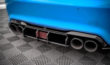 Центральна накладка на задній бампер BMW M2 F87 фото