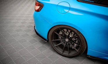 Бічні дифузори на задній бампер BMW M2 F87 фото
