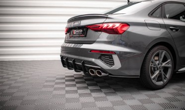 Центральная накладка на задний бампер Audi S3 Sedan 8Y фото