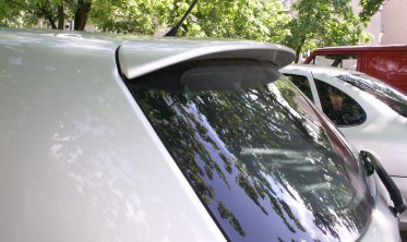 Спойлер крышки багажника Toyota Corolla E12 хетчбек фото