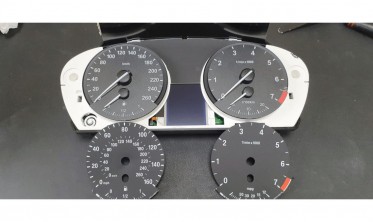 Шкалы-заменители с миль на км BMW X5 E70, BMW X6 E71, BMW E60, BMW E63 фото