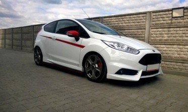 Накладка на передний бампер Ford Fiesta MK7 версия ST (послерест.) фото