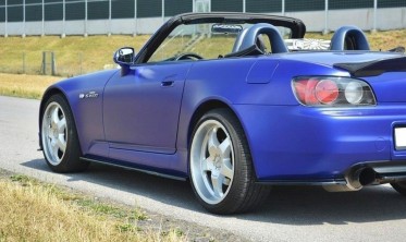 Тюнінгові накладки (лістви)  під пороги Honda S2000 фото