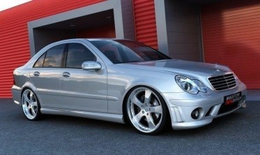 Накладки на пороги Mercedes C W203 в стиле AMG W204 фото