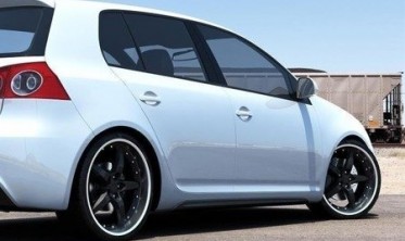 Накладки на боковые пороги VW Golf 5 в стиле MK6 GTI фото