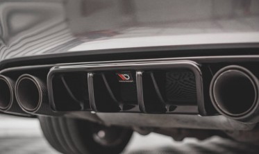 Тюнинговый диффузор заднего бампера для BMW M4 F82 фото