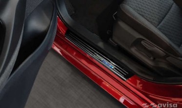 защитные накладки на внутренние порожки TOYOTA YARIS CROSS, YARIS 4 (HYBRID) фото