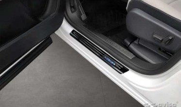 тюнінгові накладки на внутрішні пороги Citroen C5 Aircross (Hybrid) фото