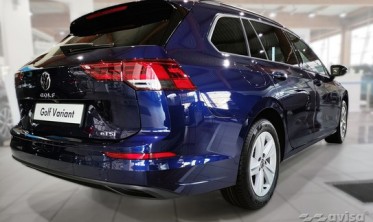 внутрішні накладки на пороги Volkswagen Golf 8 фото