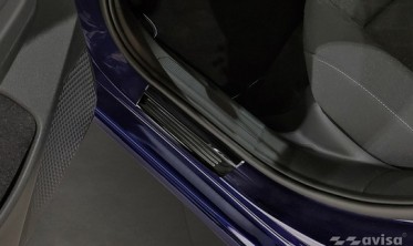 внутрішні накладки на пороги Volkswagen Golf 8 фото
