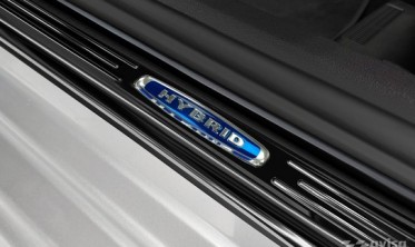 внутренние накладки на пороги с эмблемой Hybrid для Skoda Octavia 4 Kombi фото
