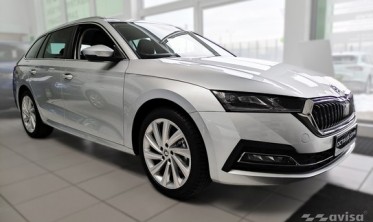 внутренние накладки на пороги с эмблемой Hybrid для Skoda Octavia 4 Kombi фото