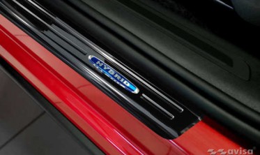 накладки на внутренние пороги с эмблемой Hybrid для Volkswagen Tiguan II фото