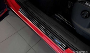 накладки на внутренние пороги с эмблемой Hybrid для Volkswagen Tiguan II фото