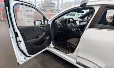накладки на передние внутренние пороги с эмблемой Hybrid для Renault Clio V фото