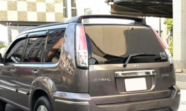 Спойлер Nissan X-trail T30 на крышу фото
