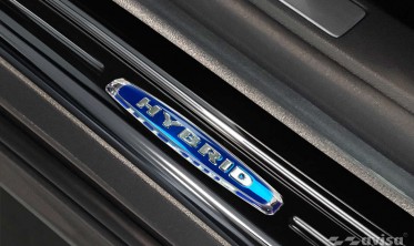 защитные накладки на пороги с эмблемой Hybrid Ford Mondeo MK5 Kombi фото