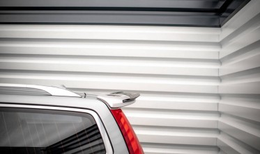 Тюнинговая накладка на спойлер Volvo V70 MK3 фото