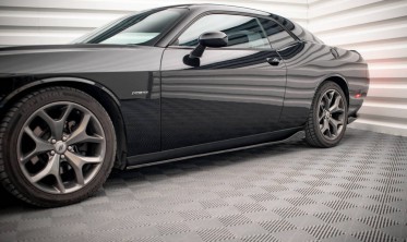 Накладки на бічні пороги Dodge Challenger MK3 RT / GT рестайлінг фото