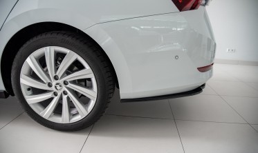 Диффузор заднего бампера Skoda Octavia MK4 глянцевый фото