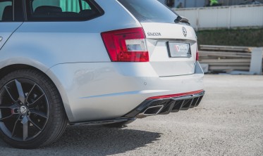 Накладки заднього бампера бічні Skoda Octavia RS MK3 / MK3 FL глянцеві фото
