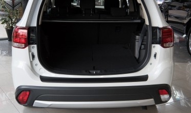 защитная накладка заднего бампера Mitsubishi Outlander рестайлинг фото