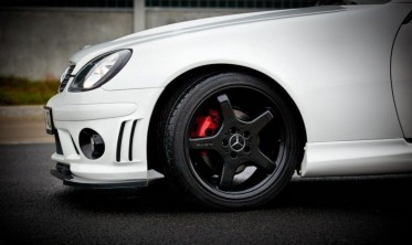 Передний диффузор для тюнинг бампера AMG 204 Mercedes SLK R170 фото