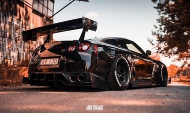 Комплект обвеса (широкий кузов) Nissan GT-R MK4 фото