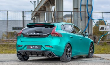 Центральний диффузор заднего бампера Volvo V40 R-design     фото