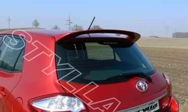 спойлер крышки багажника Toyota Auris MK1 фото