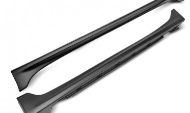 Накладки на пороги SUZUKI SWIFT VI SPORT STYLE CARBON LOOK фото