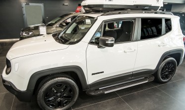 пороги-подножки боковые Jeep Renegade RL стиль OEM фото