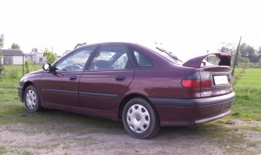 Спойлер багажника Renault Laguna 1 высокий фото