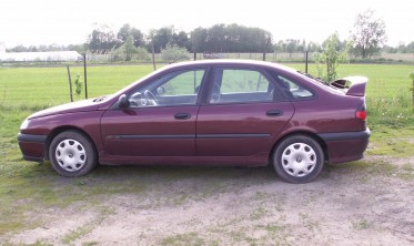 Спойлер багажника Renault Laguna 1 высокий фото