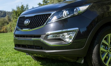 Ліства переднього бампера Kia Sportage фото