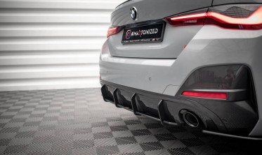 Центральный диффузор на задний бампер Street pro BMW 4 Gran Coupe G26 M-pack фото