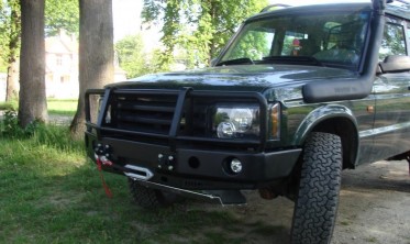 Силовий передній бампер із кенгурятником Land Rover Discovery 2 (1998-2005) фото