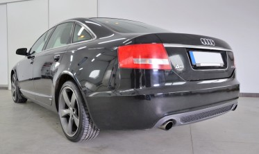 Дифузор заднього бампера Audi A6 C6 седан у стилі S-line фото