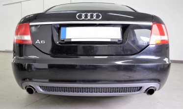 Дифузор заднього бампера Audi A6 C6 седан у стилі S-line фото