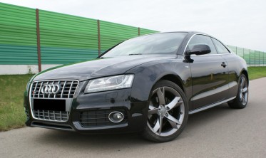 Листва на пороги Audi A5 Coupe в стиле S-line фото