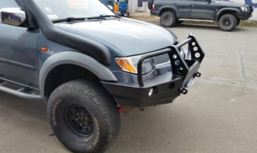 Захисна дуга переднього бампера Mitsubishi L200 (2005-2015) фото