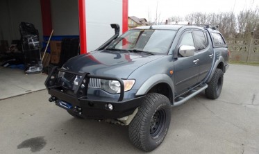 Захисна дуга переднього бампера Mitsubishi L200 (2005-2015) фото