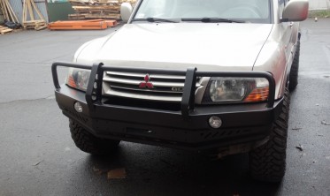 Захисна дуга для силового бампера Mitsubishi Pajero III (1999-2006) фото