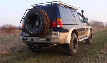 Кріплення запасного колеса Mitsubishi Pajero Sport (1996-2000) фото