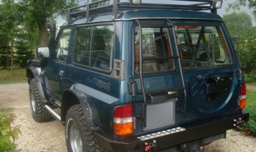 Лестница длинная  NISSAN PATROL Y60 фото
