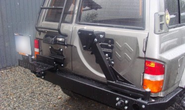 Кріплення каністри NISSAN PATROL Y60 фото