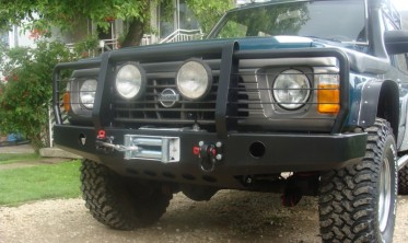 Защитная дуга к бамперу без отверстий для ПТФ NISSAN PATROL Y60 фото