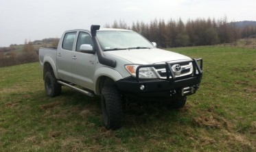 Захисна дуга переднього бампера Toyota Hilux (2004-2011) фото